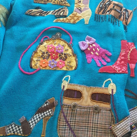 One of a kind sweater - Picture 2 of 4